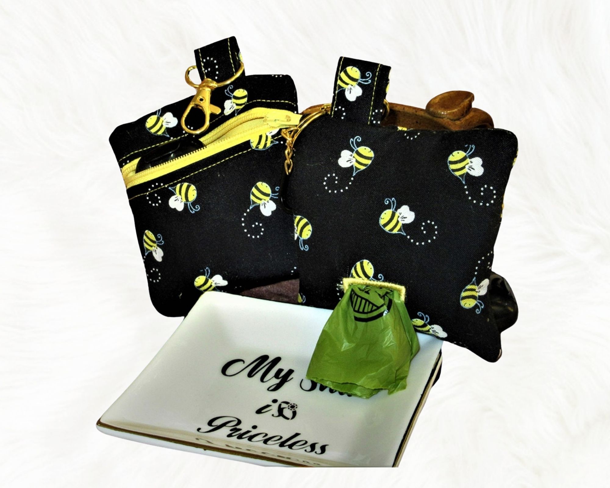 Bumble Bees poop bag holder with Free roll of recycled bags